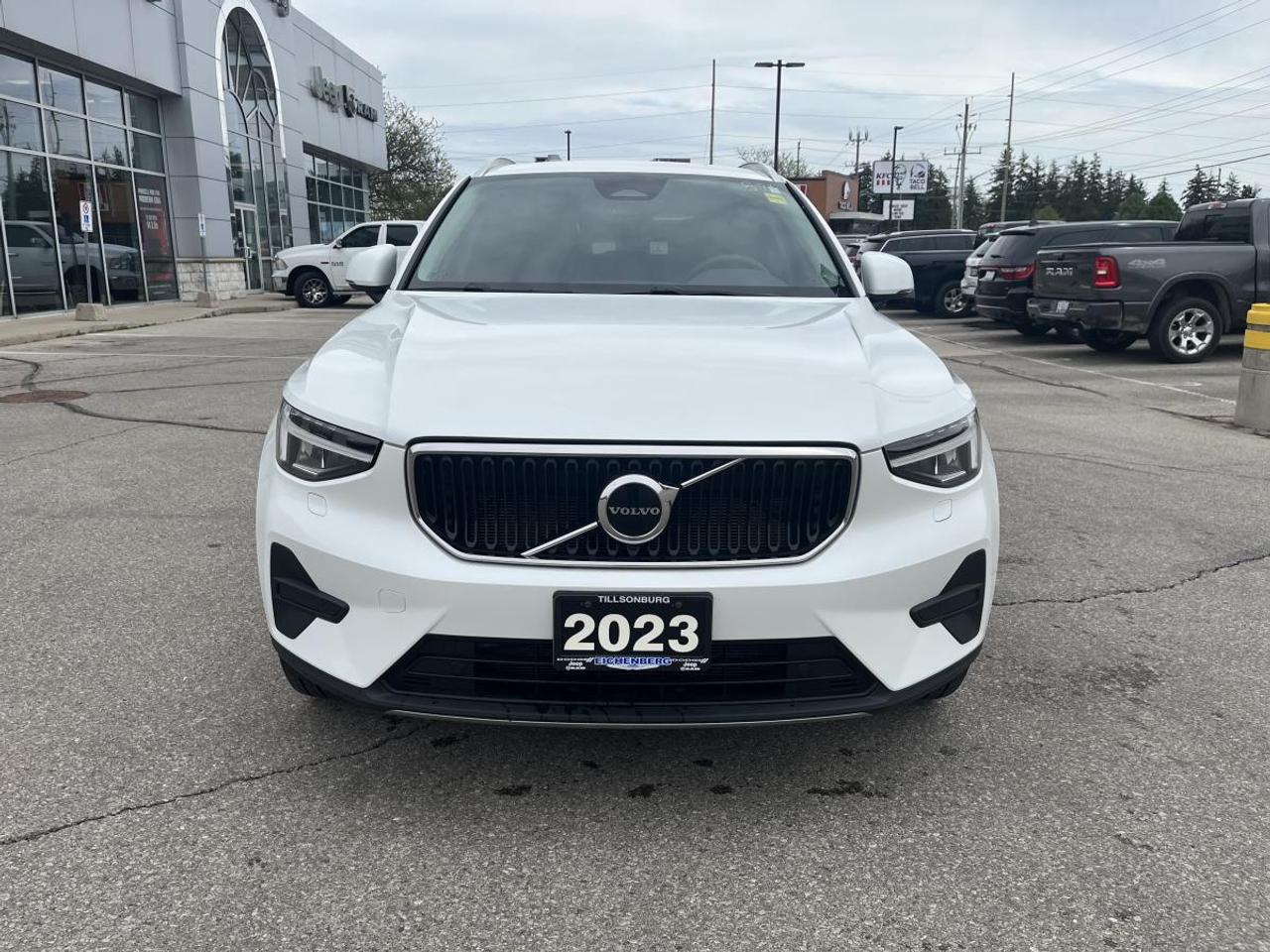 2023 Volvo XC40 B5 AWD Core Photo