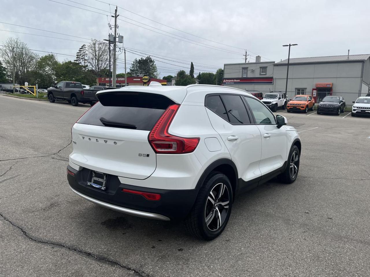 2023 Volvo XC40 B5 AWD Core Photo