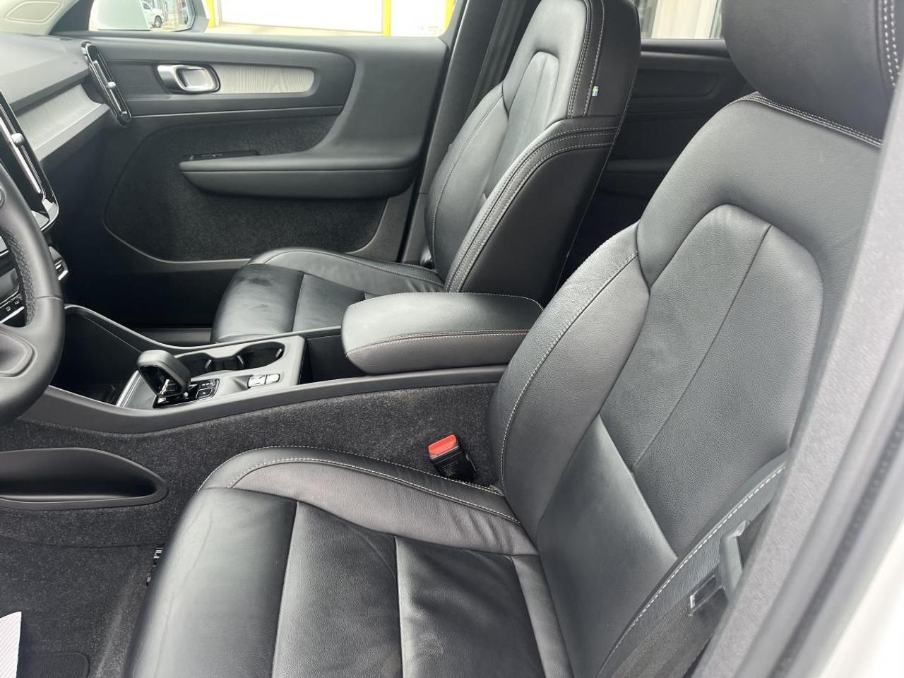 2023 Volvo XC40 B5 AWD Core Photo