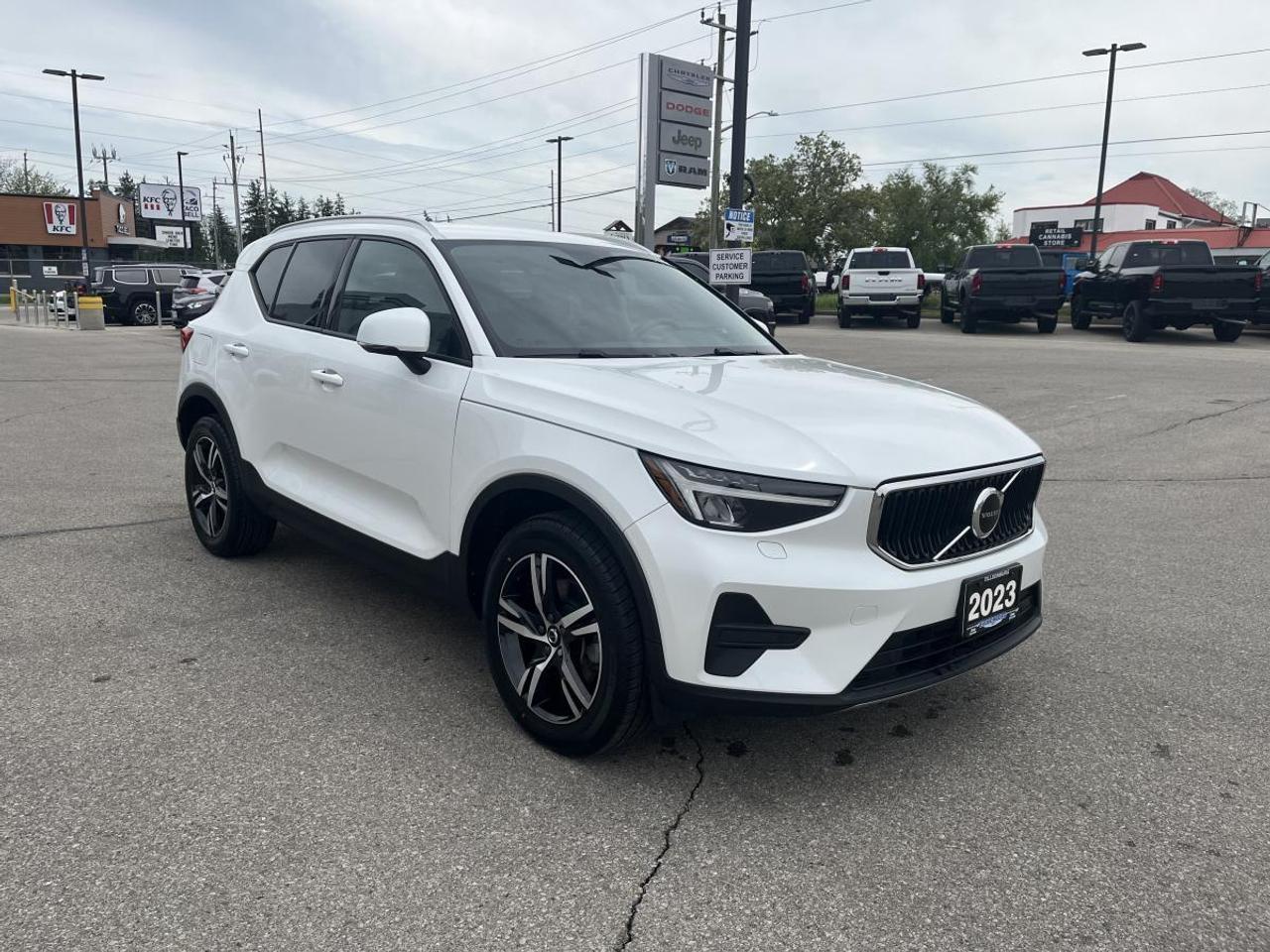 2023 Volvo XC40 B5 AWD Core Photo