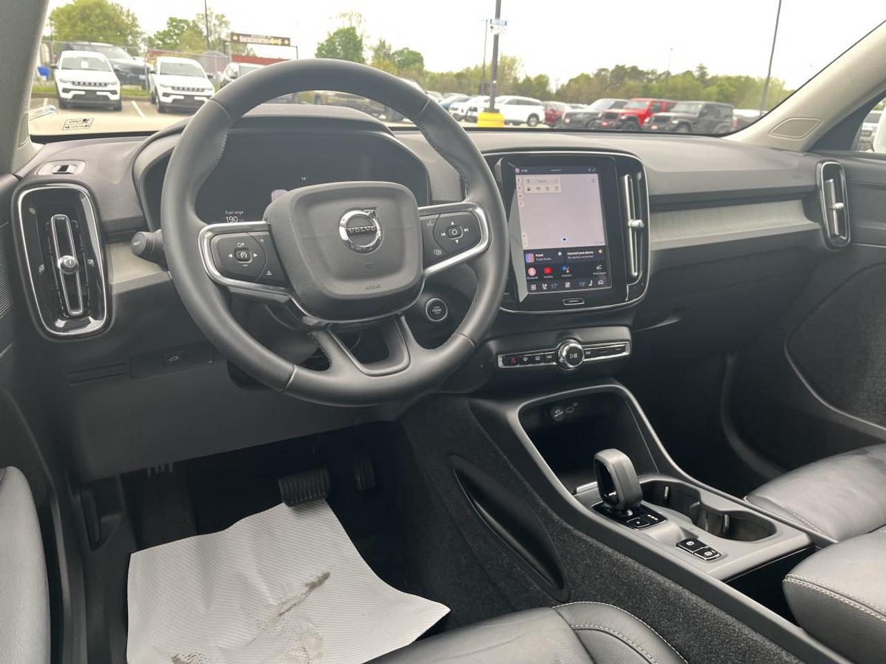 2023 Volvo XC40 B5 AWD Core Photo