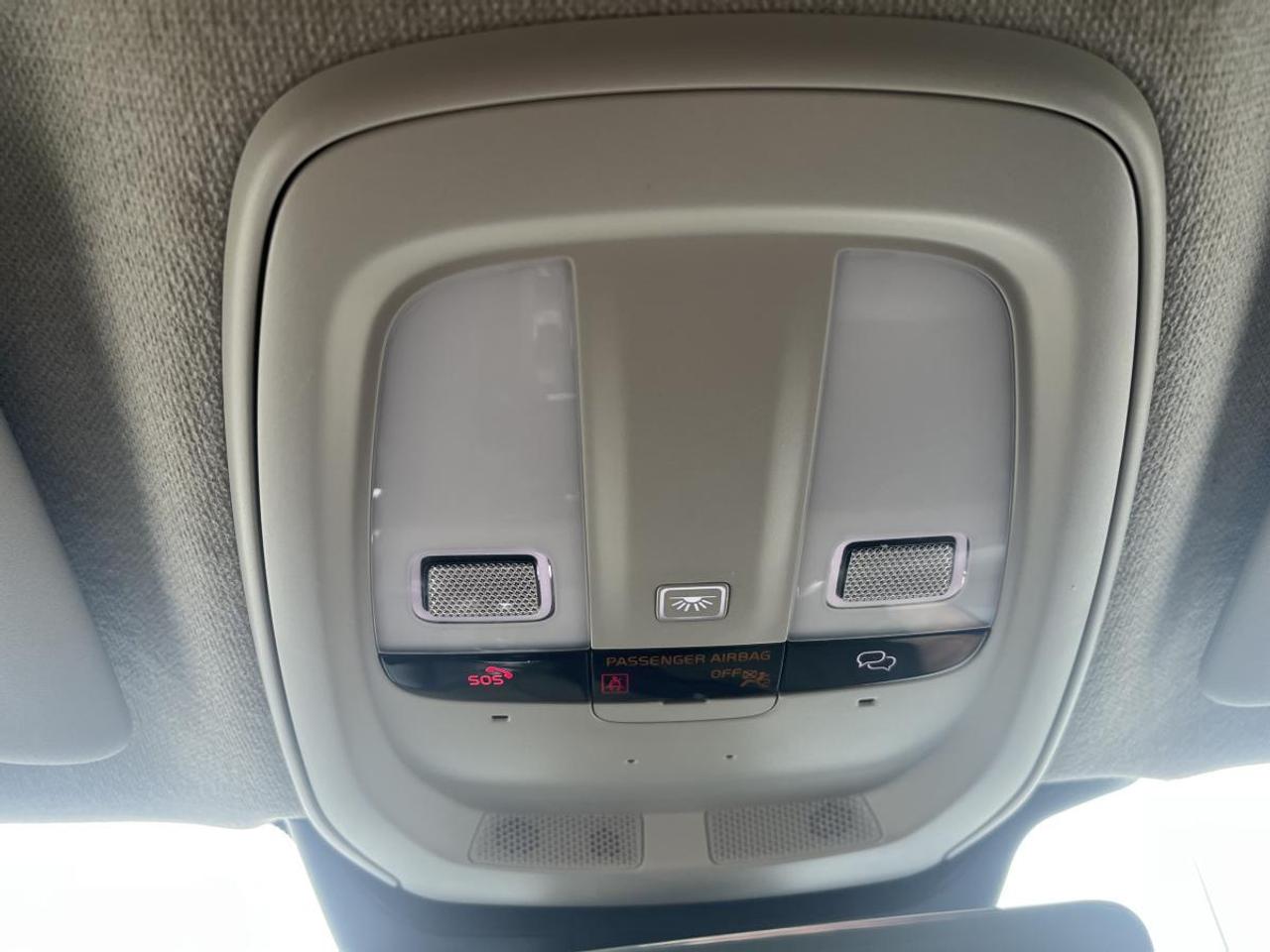 2023 Volvo XC40 B5 AWD Core Photo