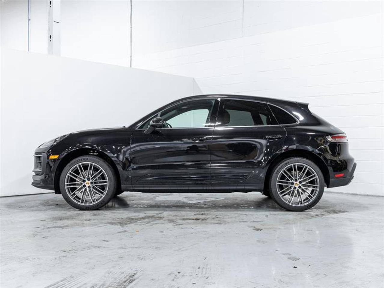 2025 Porsche Macan  Photo