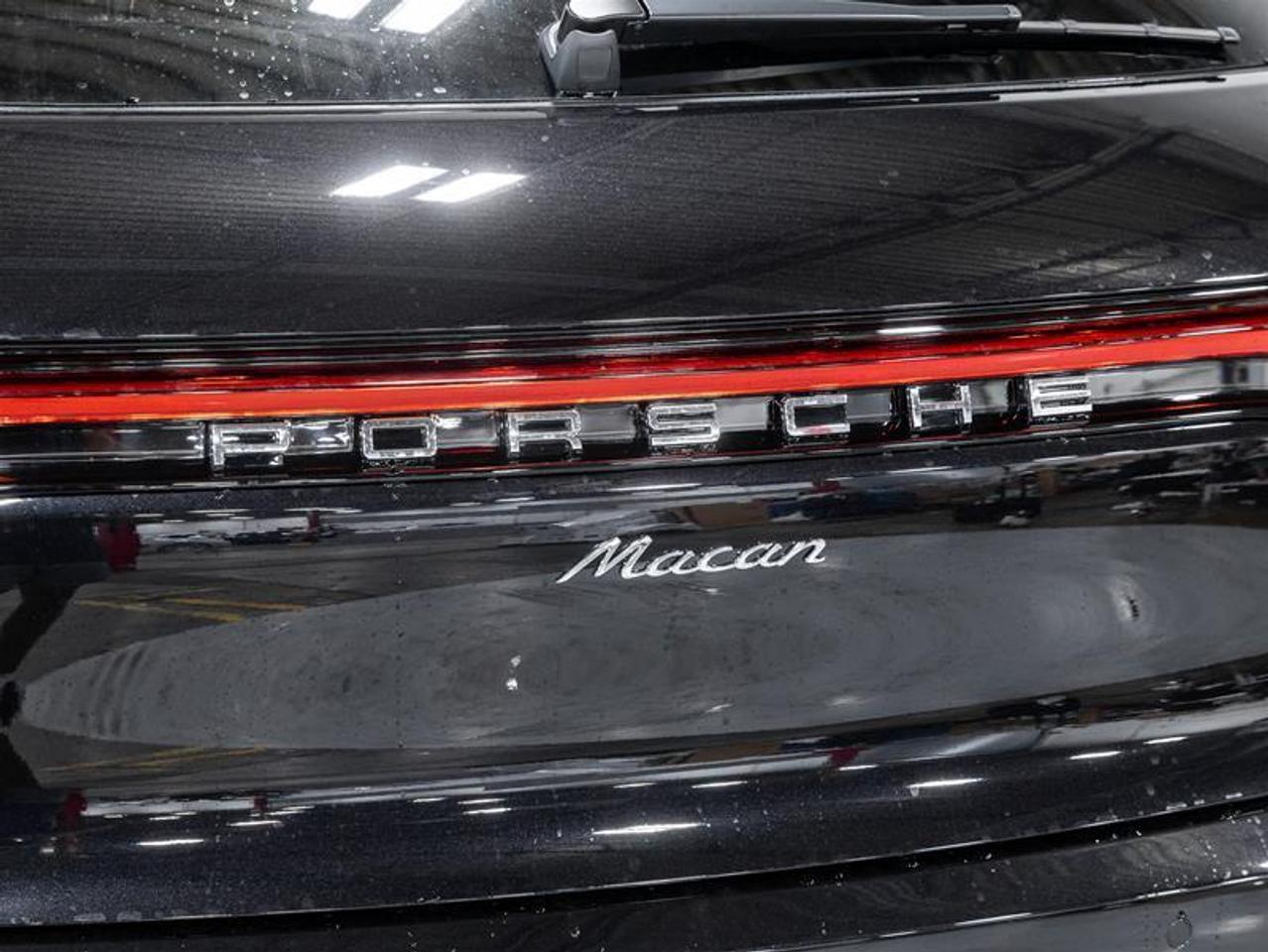 2025 Porsche Macan  Photo