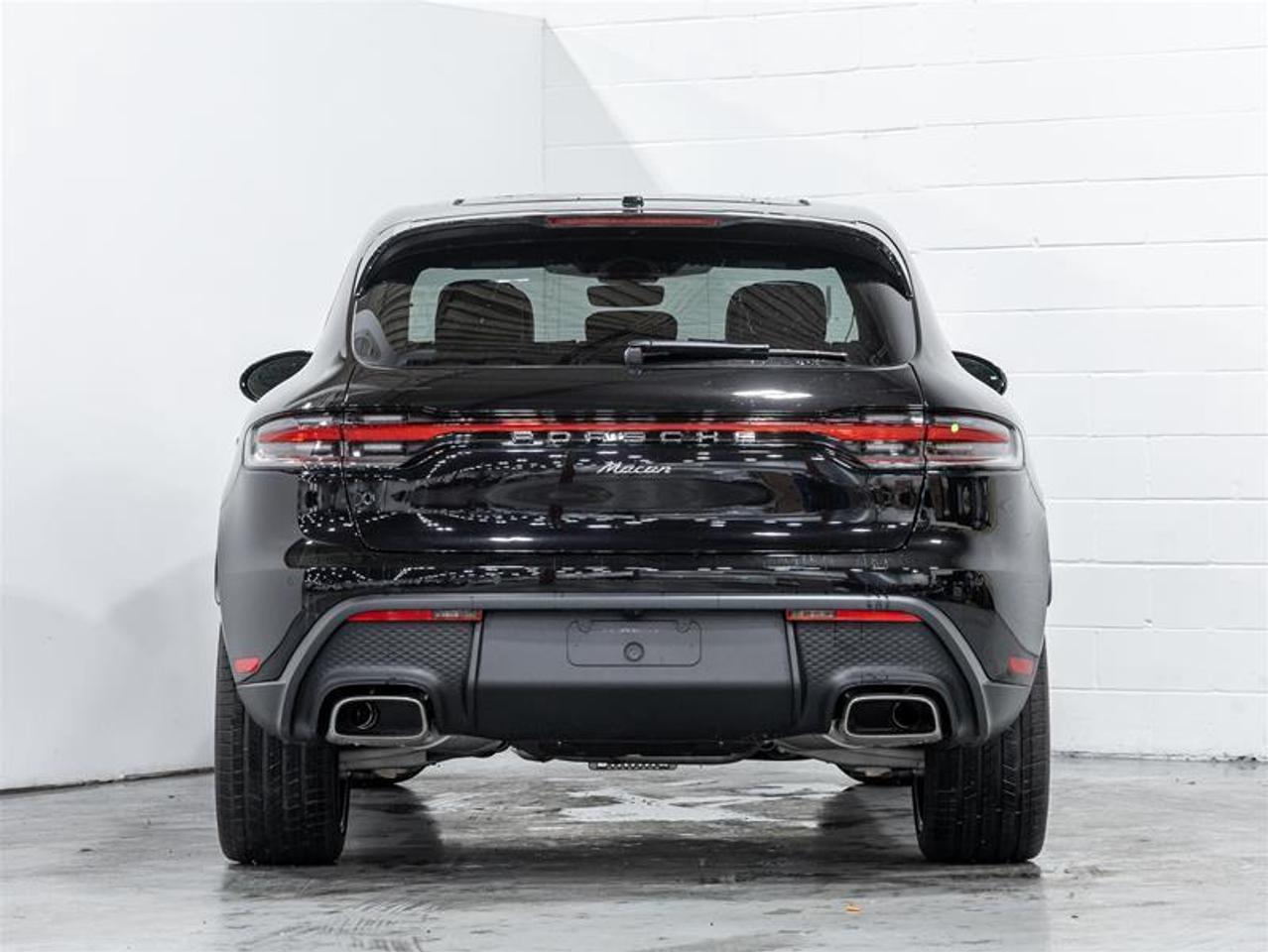 2025 Porsche Macan  Photo