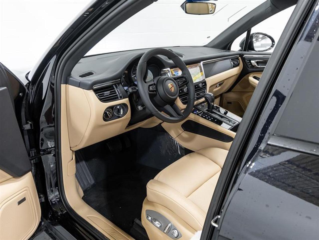 2025 Porsche Macan  Photo