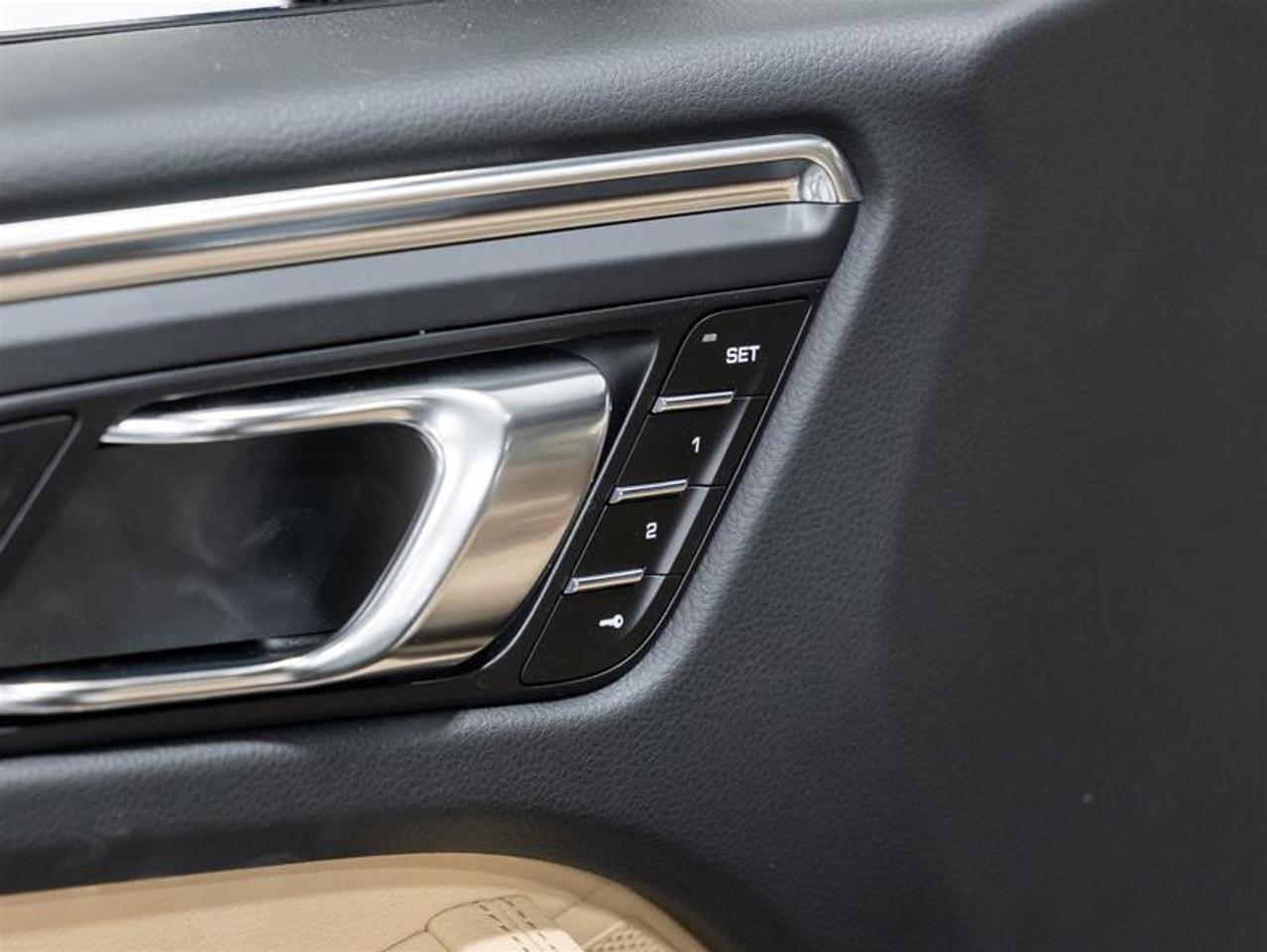2025 Porsche Macan  Photo