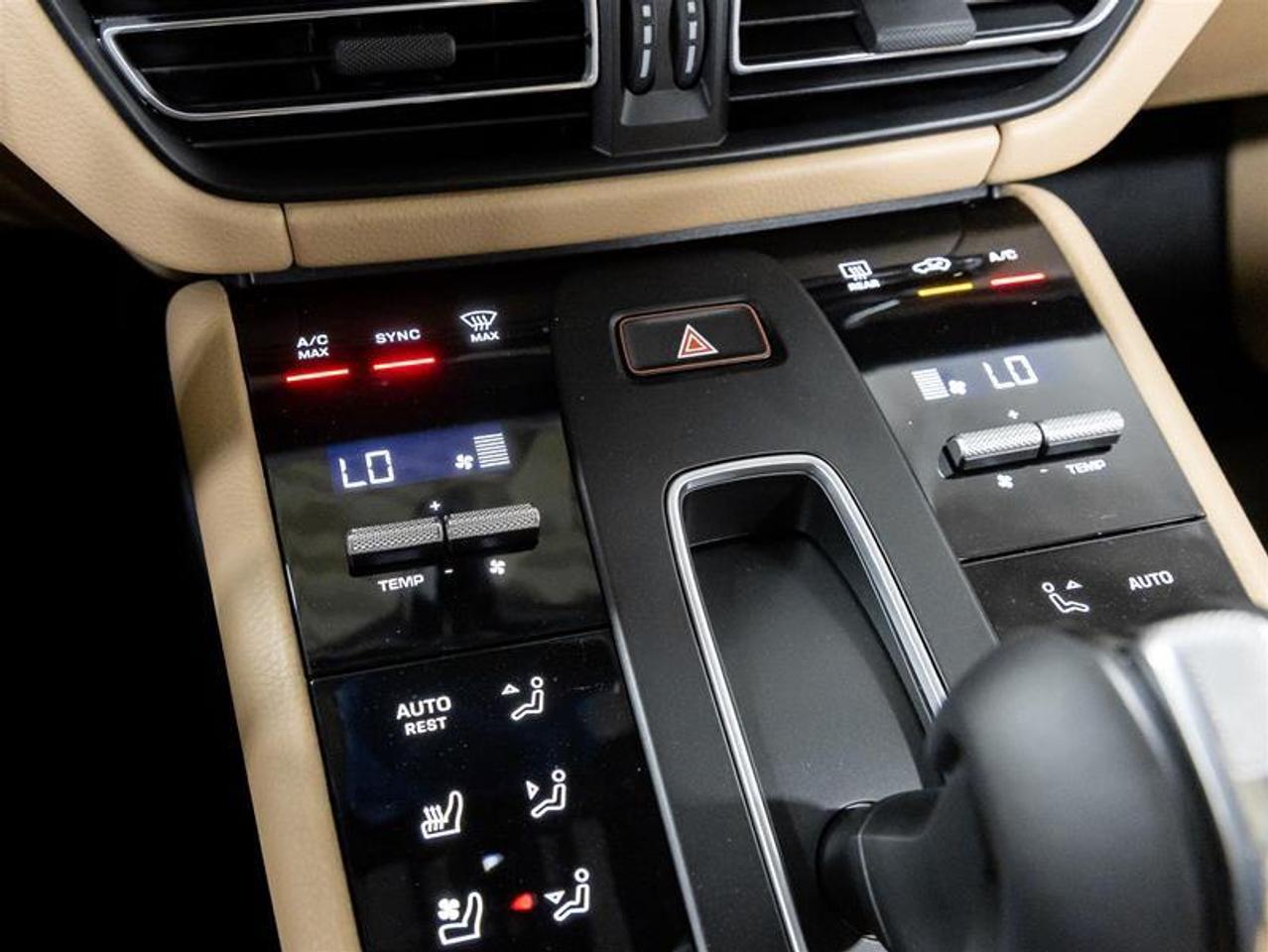 2025 Porsche Macan  Photo