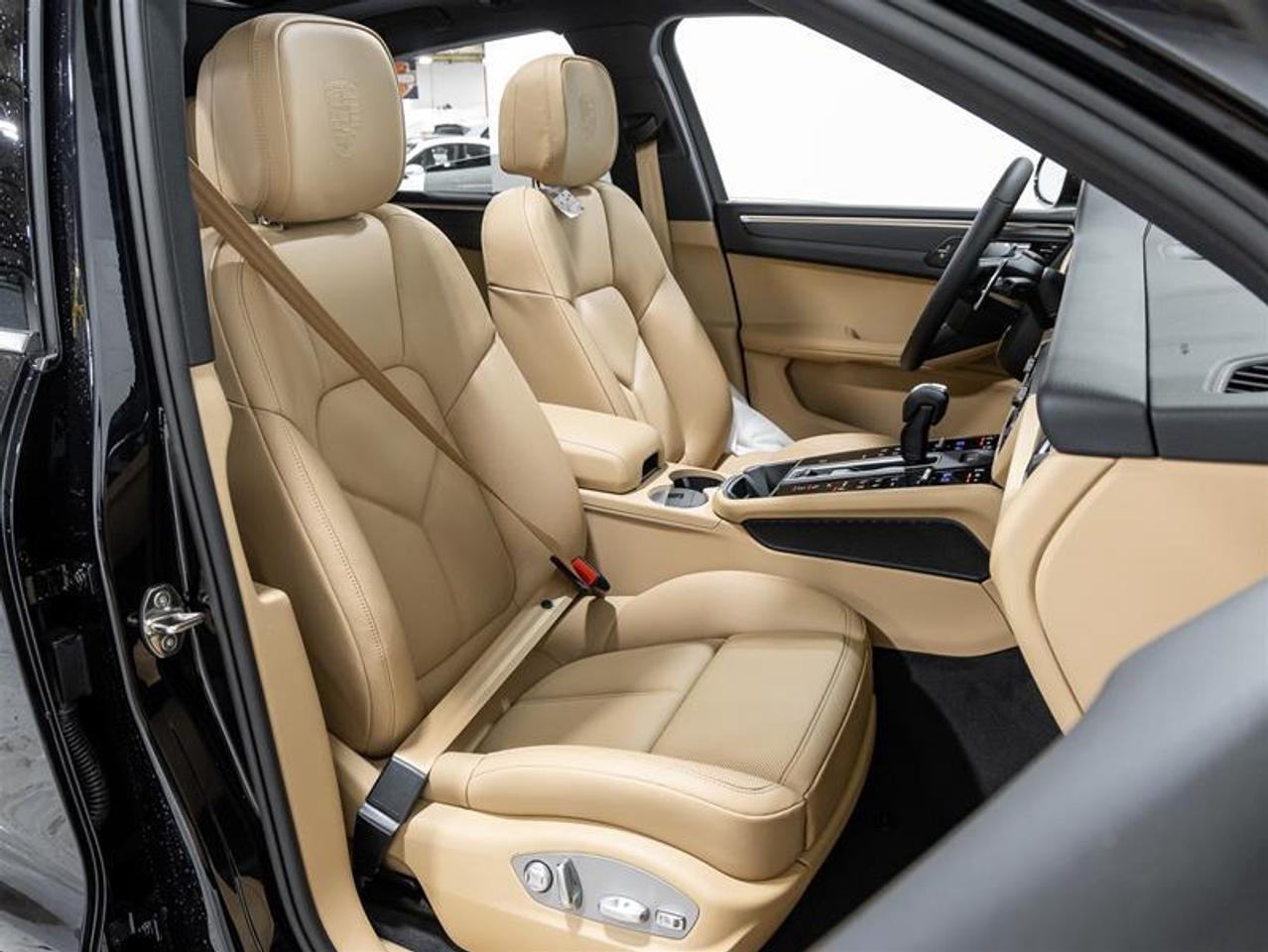 2025 Porsche Macan  Photo