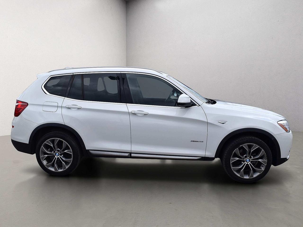 2015 BMW X3 xDrive28i Navi Panoramic Sunroof Photo