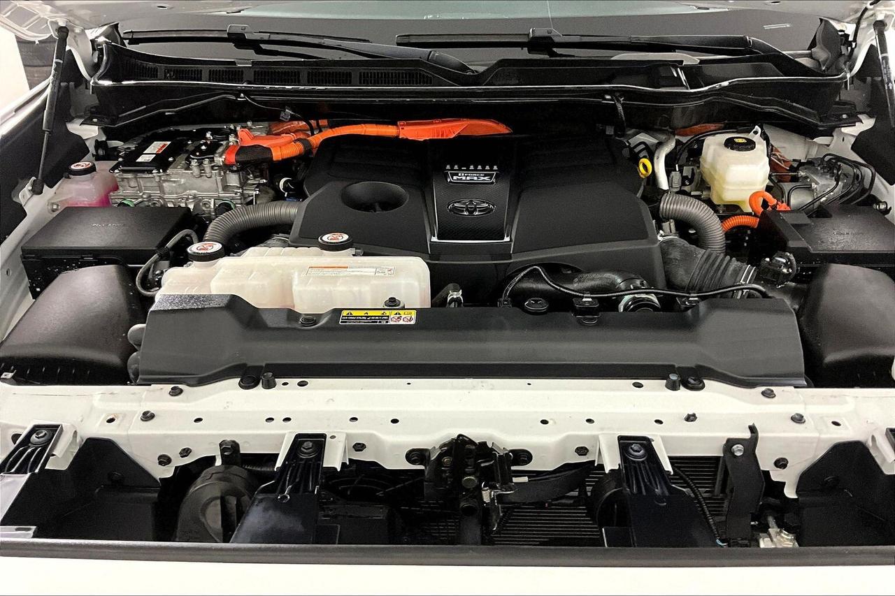2023 Toyota Tundra 4x4 Crewmax Limited Hybrid Photo