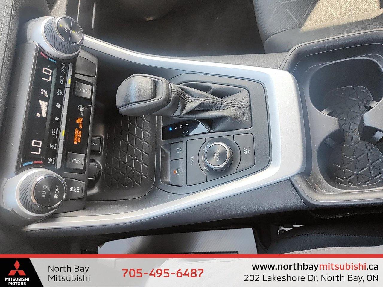 2021 Toyota RAV4 Hybrid XLE Photo
