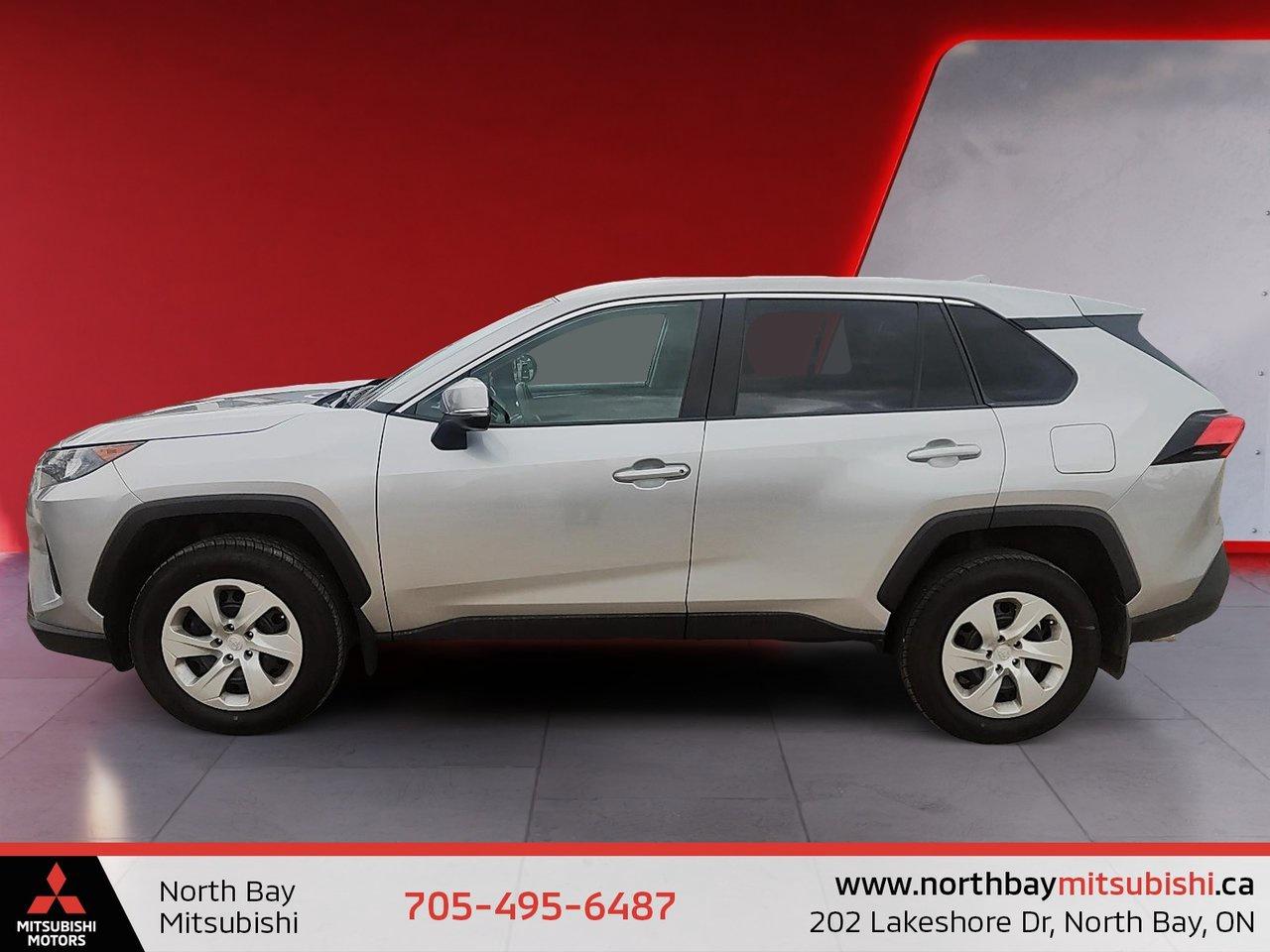 2022 Toyota RAV4 LE Photo
