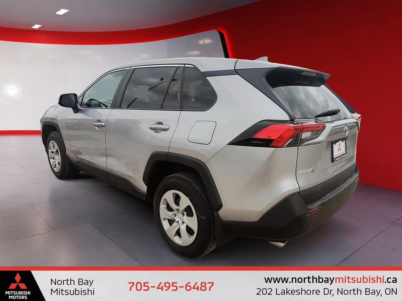 2022 Toyota RAV4 LE Photo