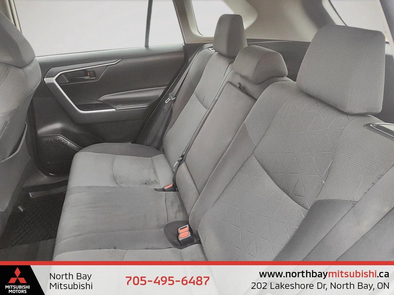 2022 Toyota RAV4 LE Photo