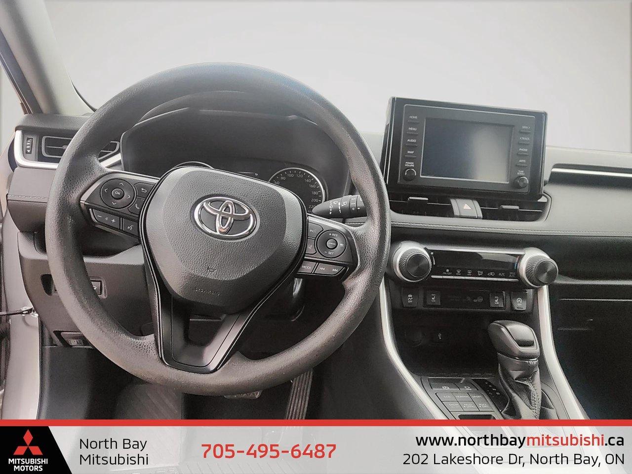 2022 Toyota RAV4 LE Photo