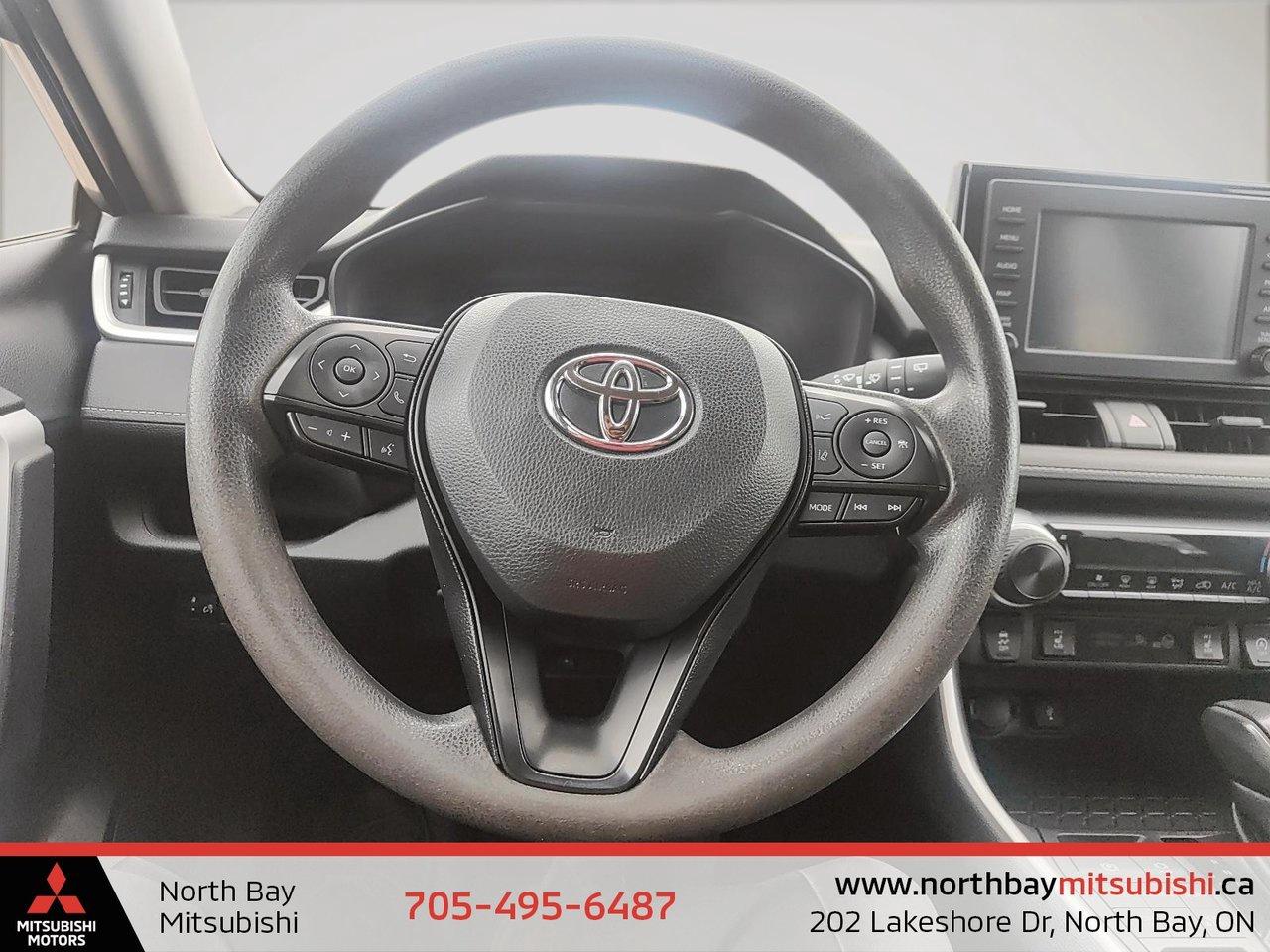 2022 Toyota RAV4 LE Photo
