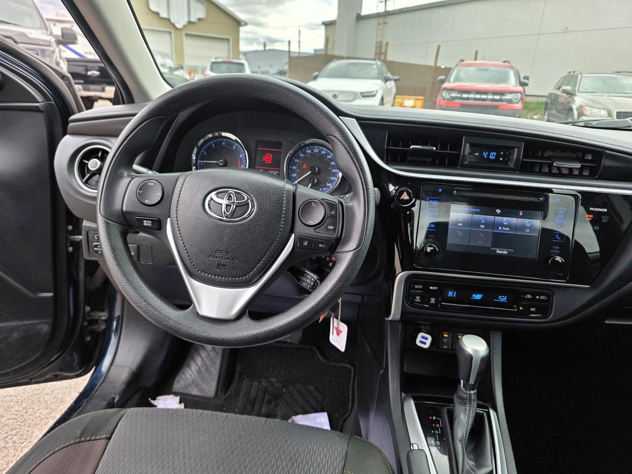 2017 Toyota Corolla LE (CVT) 4dr Sedan Photo