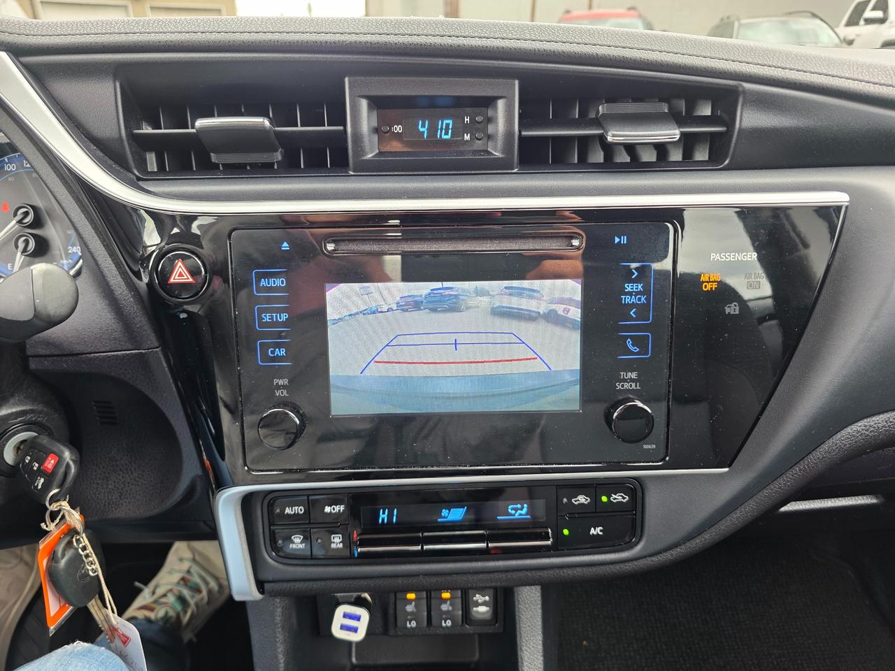 2017 Toyota Corolla LE (CVT) 4dr Sedan Photo