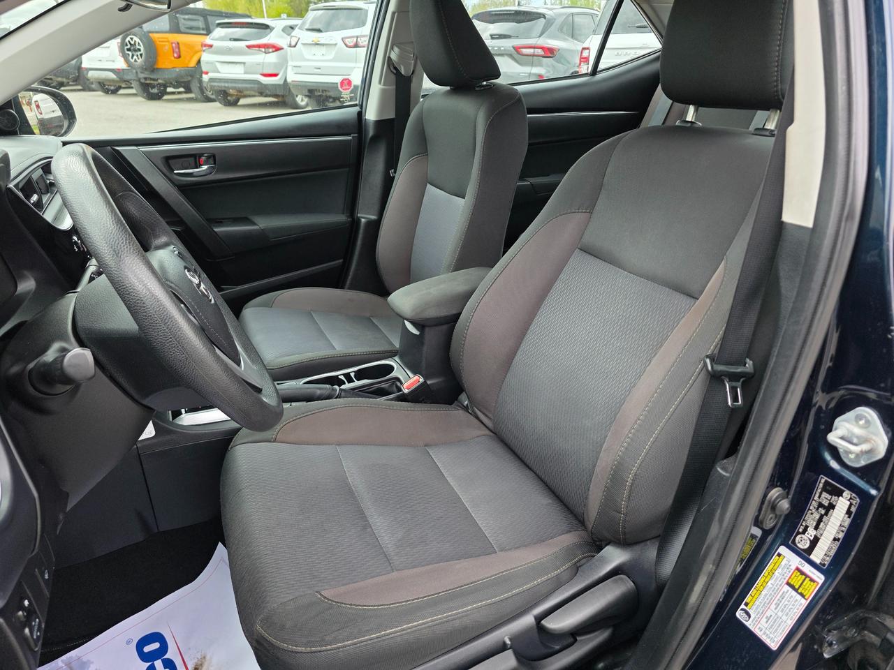 2017 Toyota Corolla LE (CVT) 4dr Sedan Photo