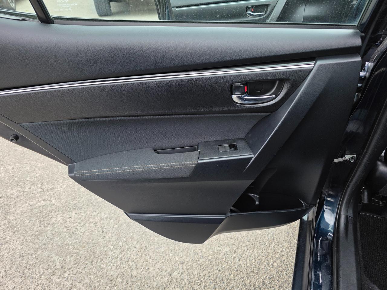 2017 Toyota Corolla LE (CVT) 4dr Sedan Photo