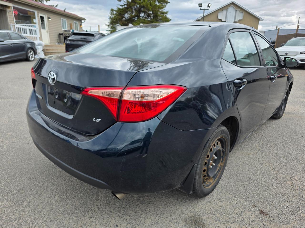 2017 Toyota Corolla LE (CVT) 4dr Sedan Photo