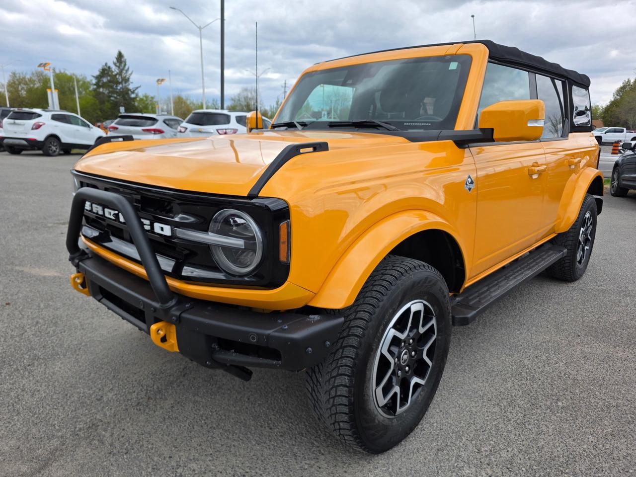 2021 Ford Bronco Outer Banks Advanced 4dr 4x4 Photo2