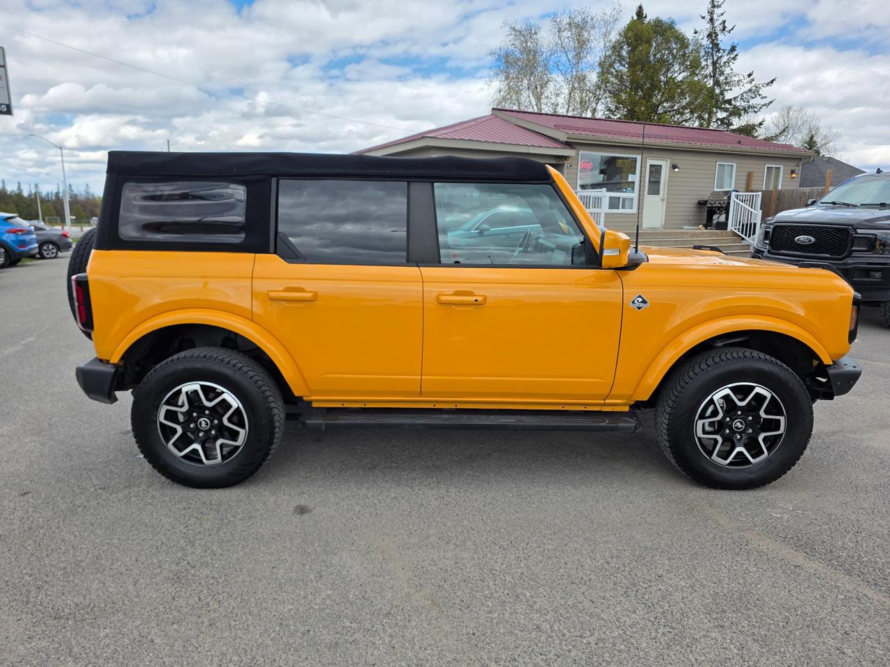 2021 Ford Bronco Outer Banks Advanced 4dr 4x4 Photo