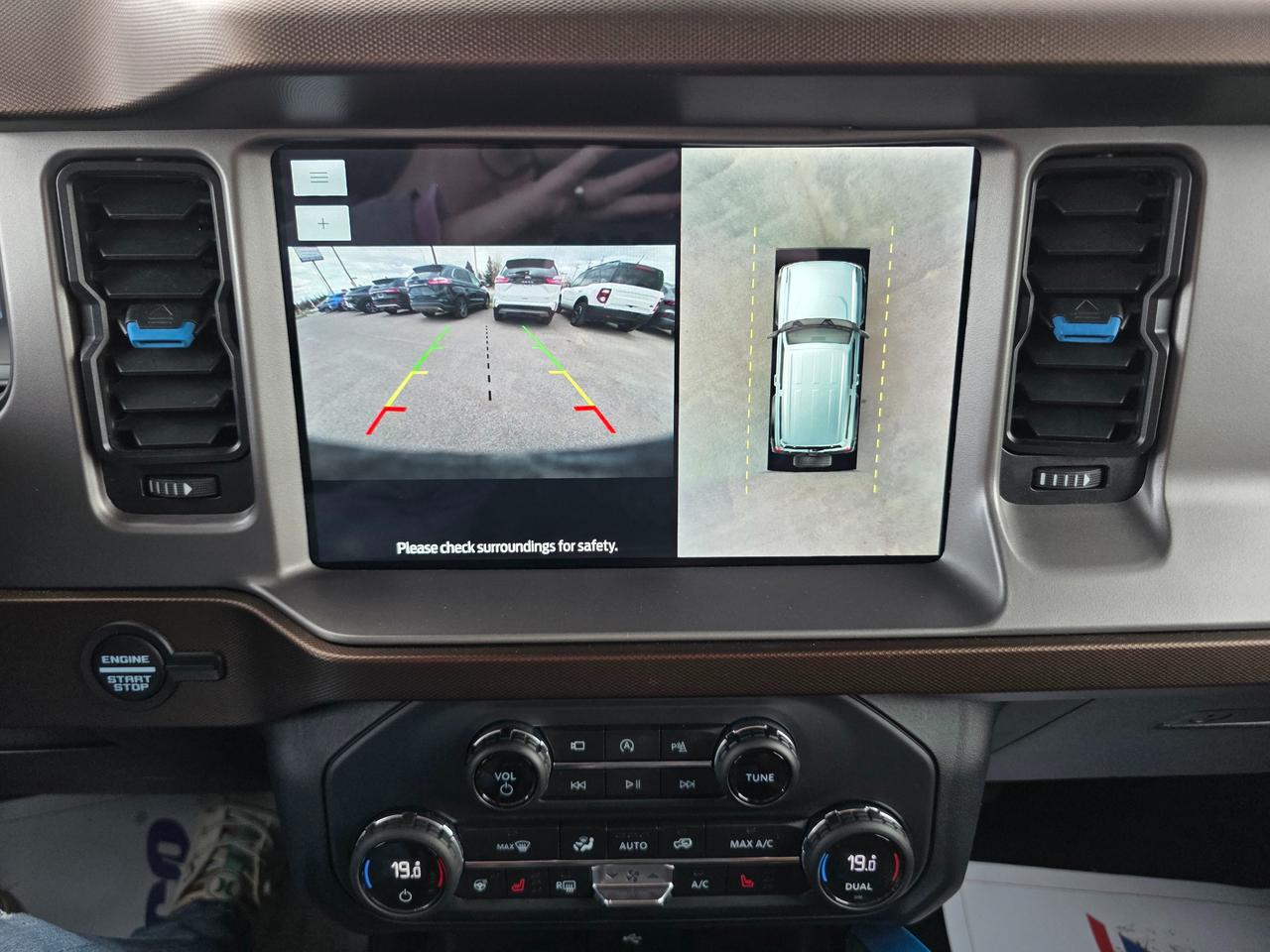 2021 Ford Bronco Outer Banks Advanced 4dr 4x4 Photo