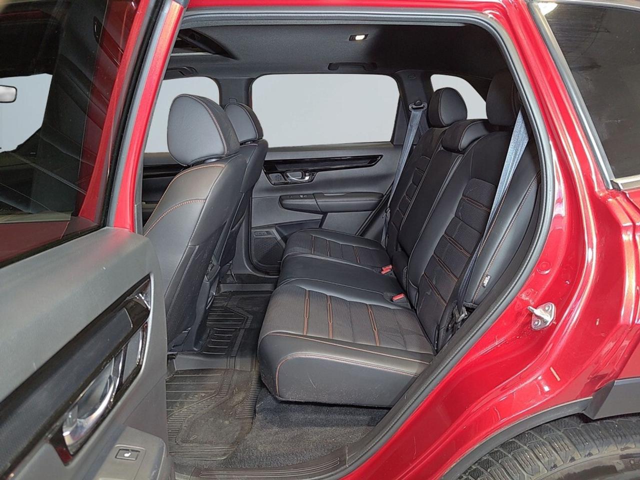 2023 Honda CR-V Hybrid Touring AWD   Leather   Sunroof   Carplay   Heated Photo