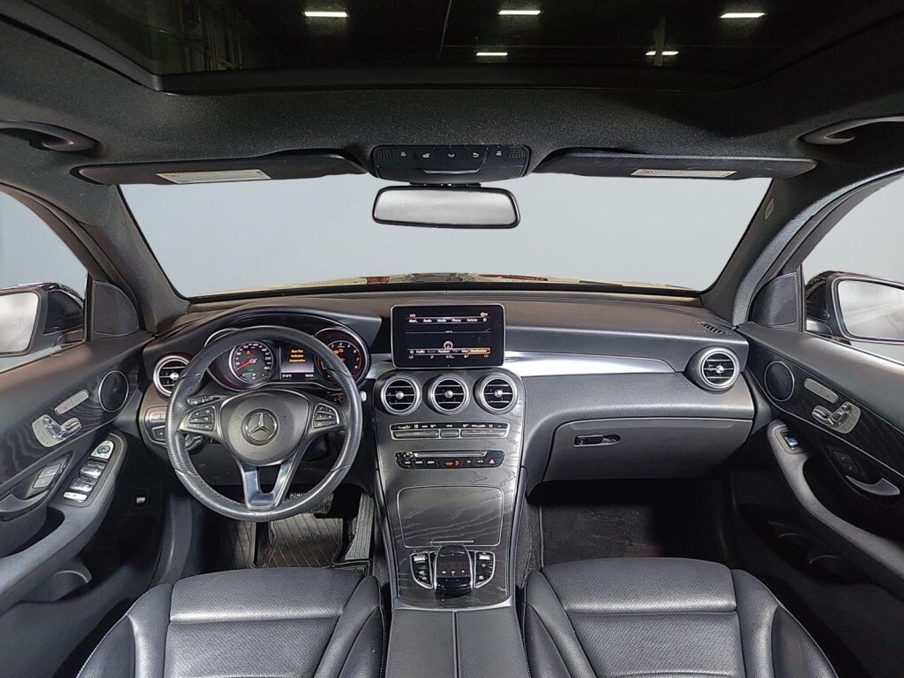 2018 Mercedes-Benz GLC-Class 4MATIC AWD   Low KM   Black on Black   Power Liftg Photo