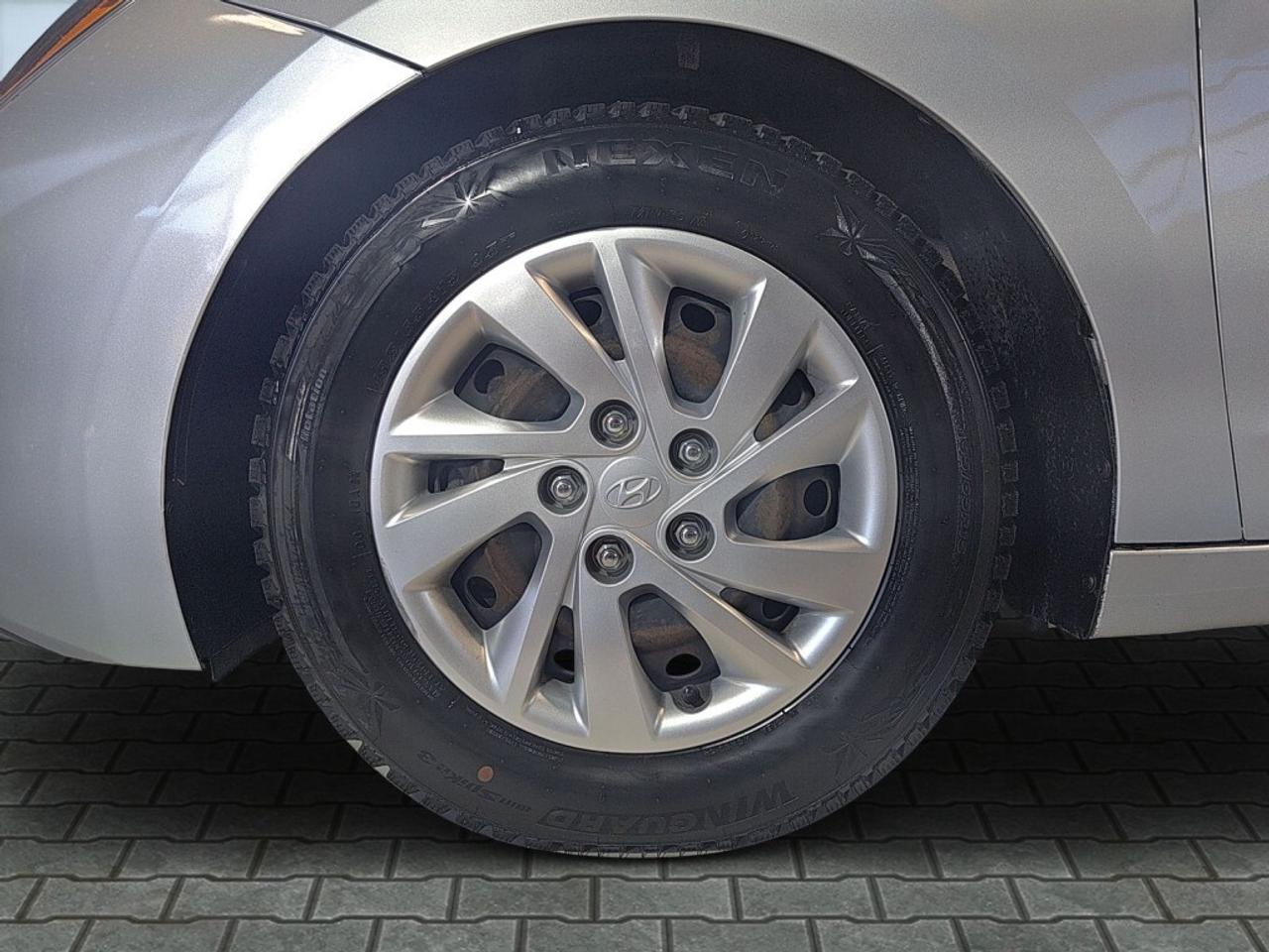 2019 Hyundai Elantra Essential   Low KM   Heated Seats   Back-Up Camera Photo