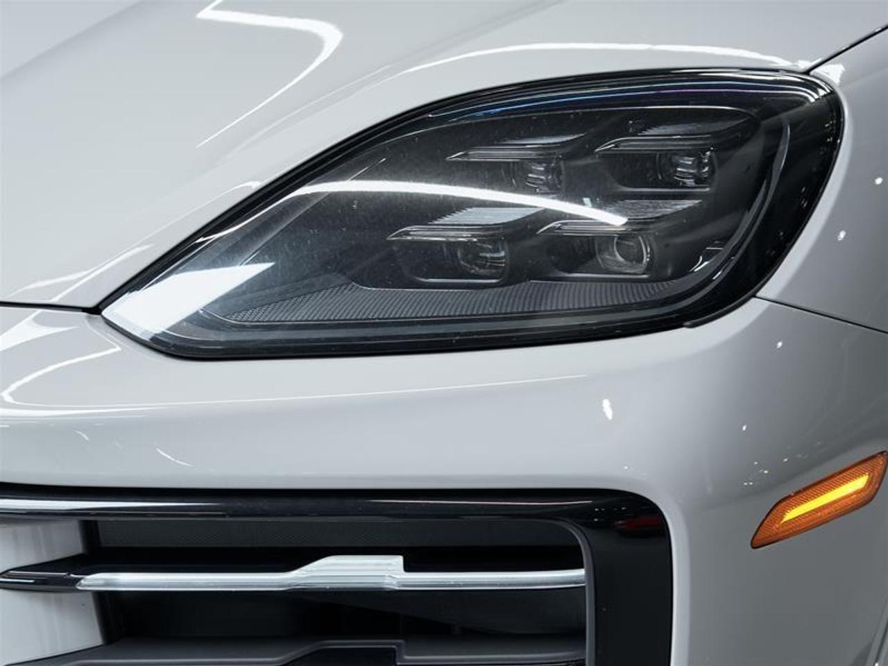 2024 Porsche Cayenne S AWD Photo
