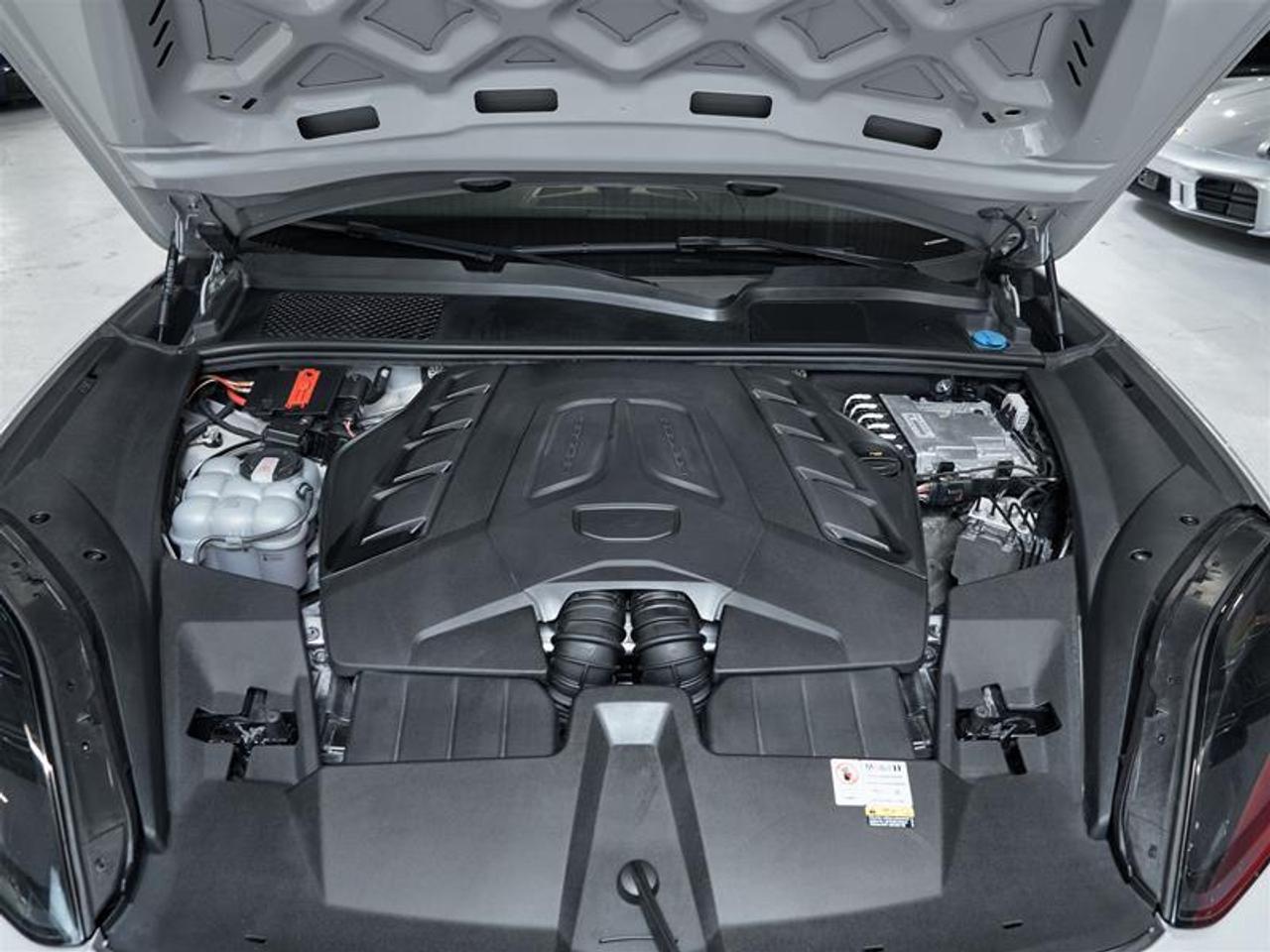 2024 Porsche Cayenne S AWD Photo