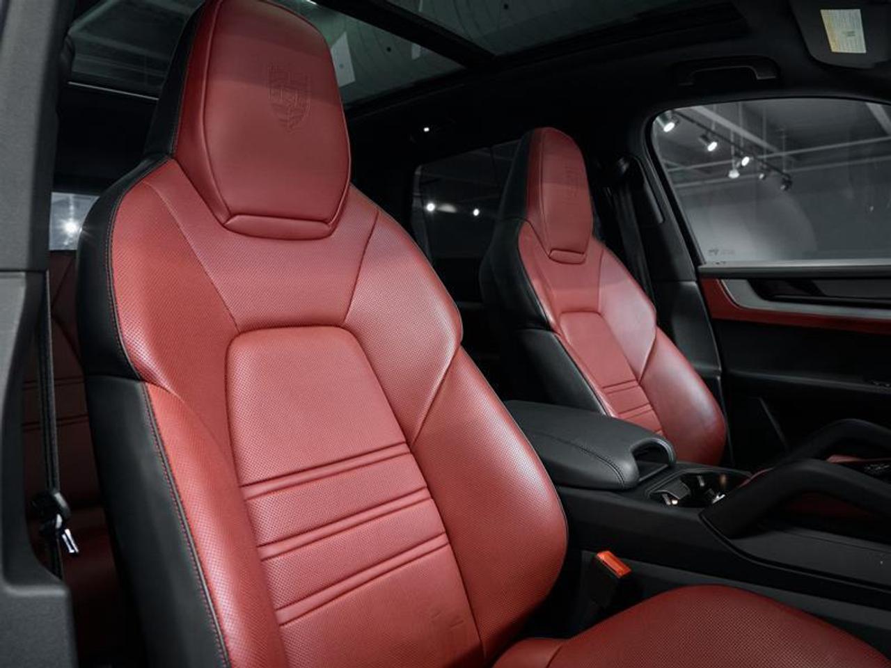 2024 Porsche Cayenne S AWD Photo