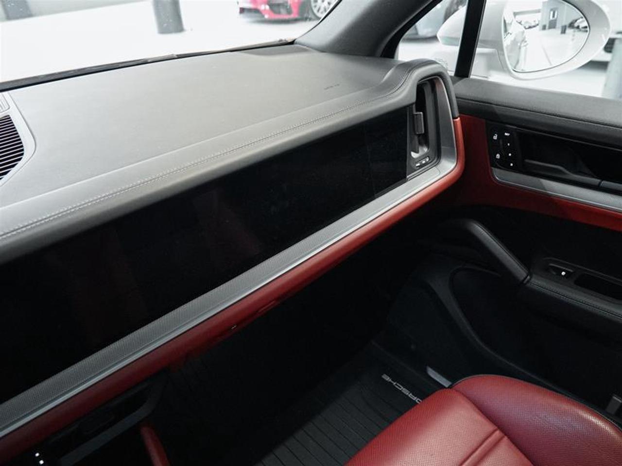 2024 Porsche Cayenne S AWD Photo