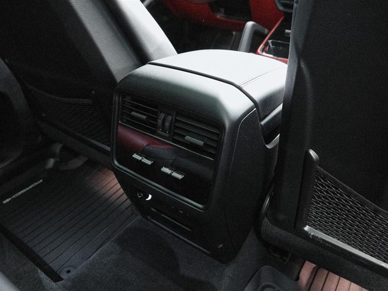 2024 Porsche Cayenne S AWD Photo