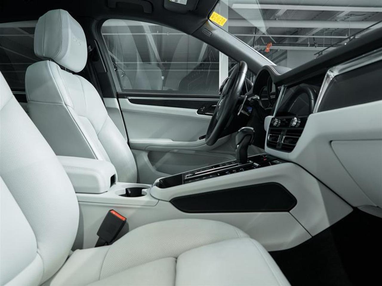 2023 Porsche Macan GTS Photo
