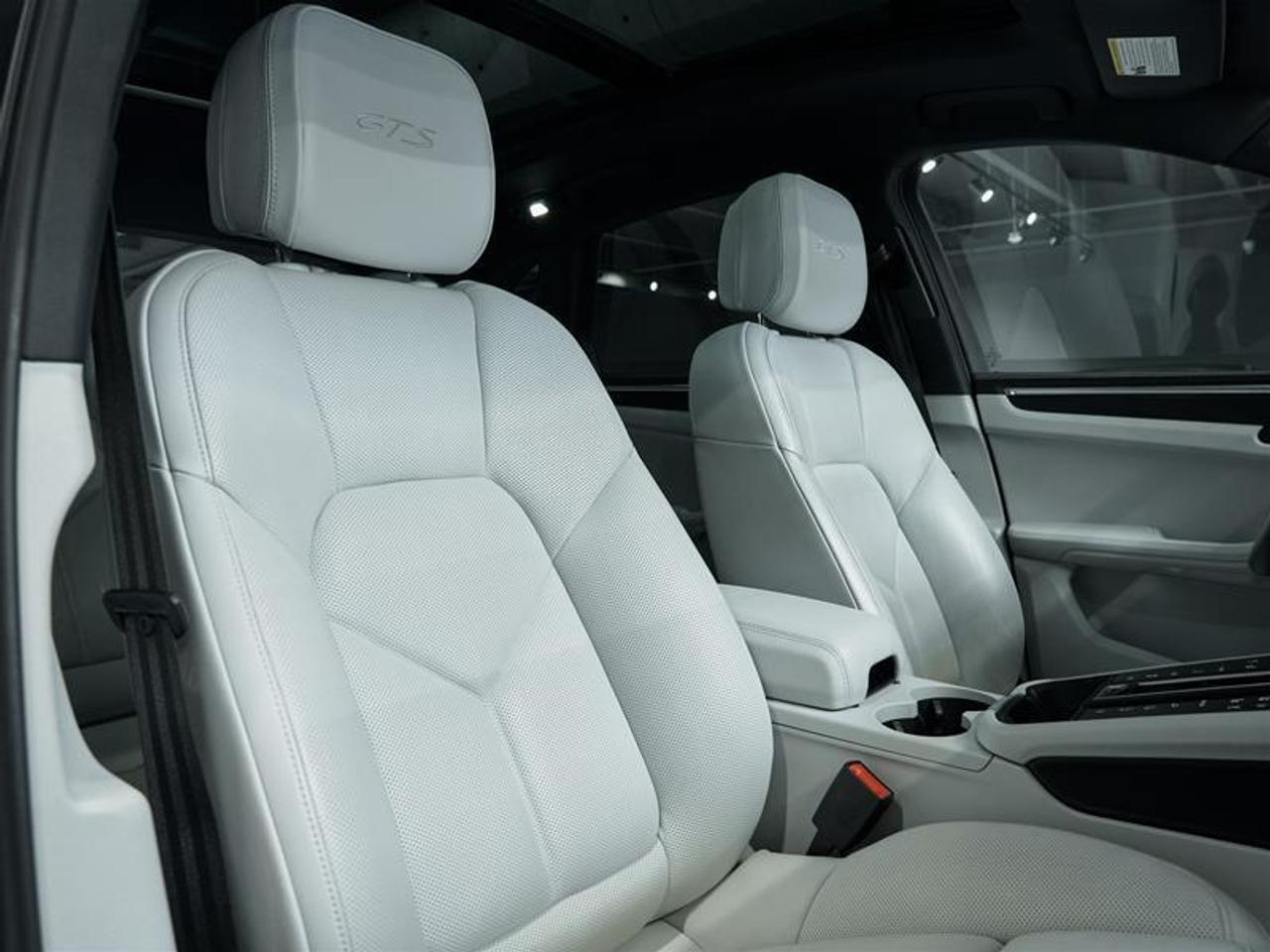 2023 Porsche Macan GTS Photo