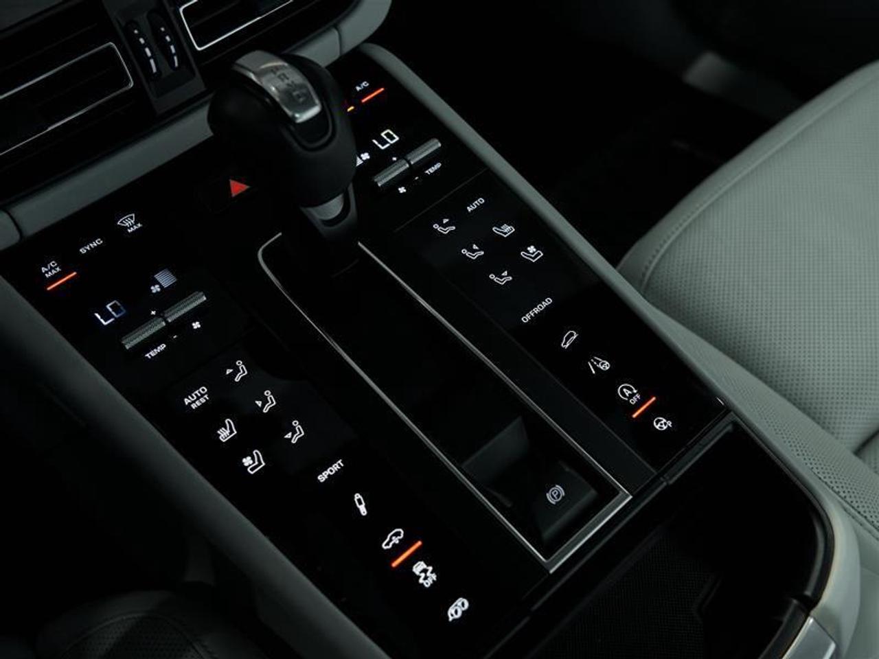 2023 Porsche Macan GTS Photo