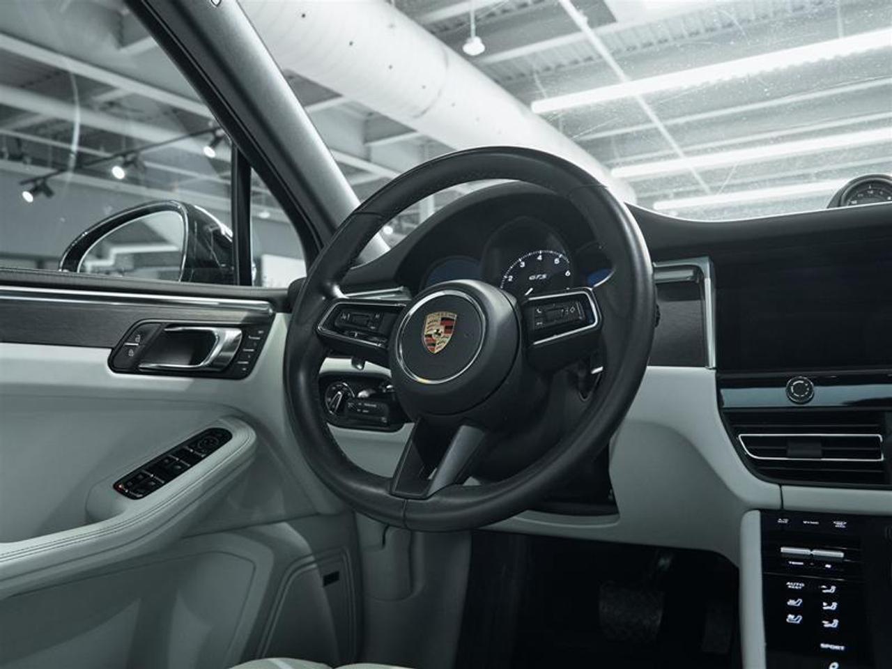 2023 Porsche Macan GTS Photo