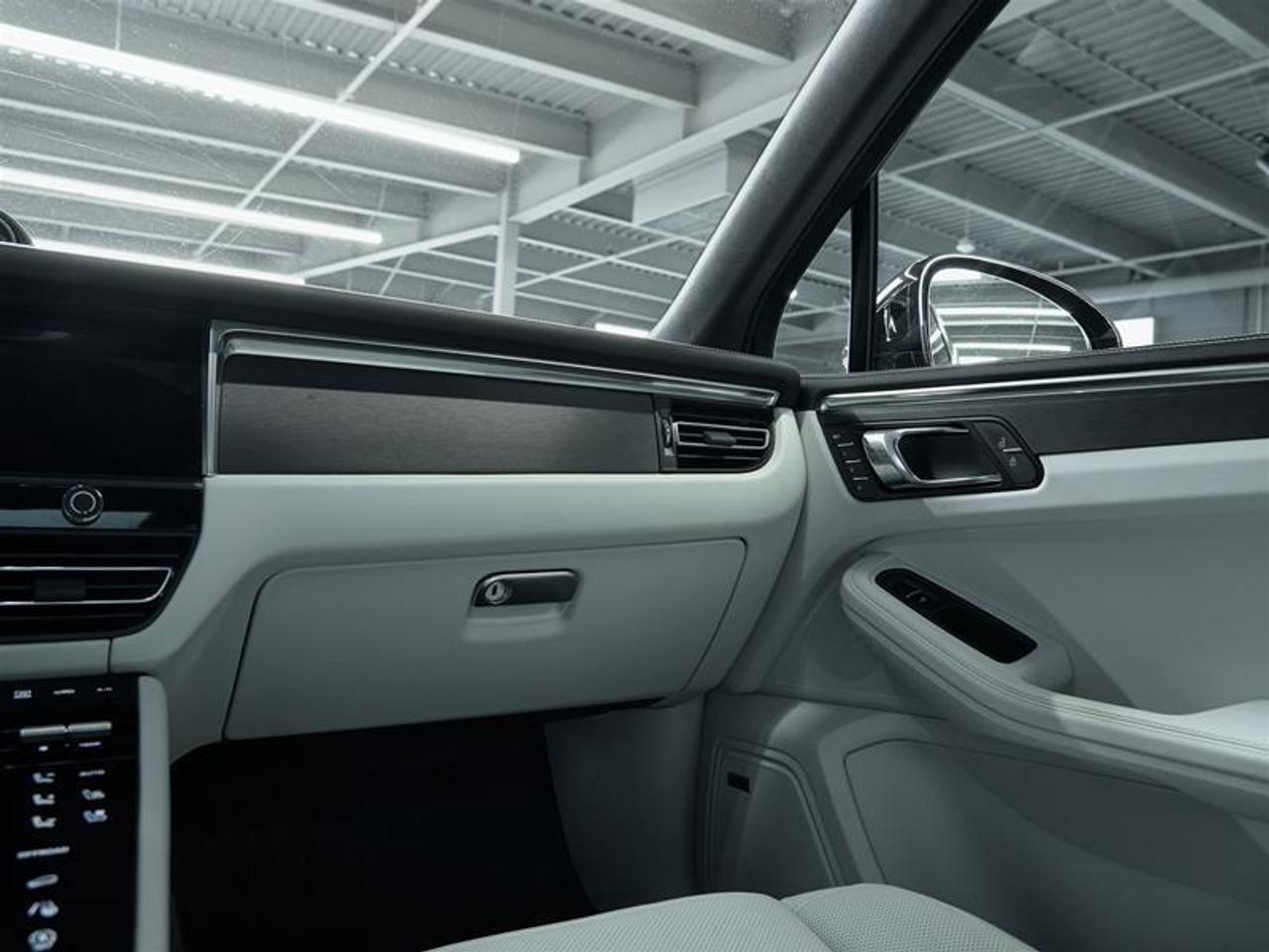 2023 Porsche Macan GTS Photo