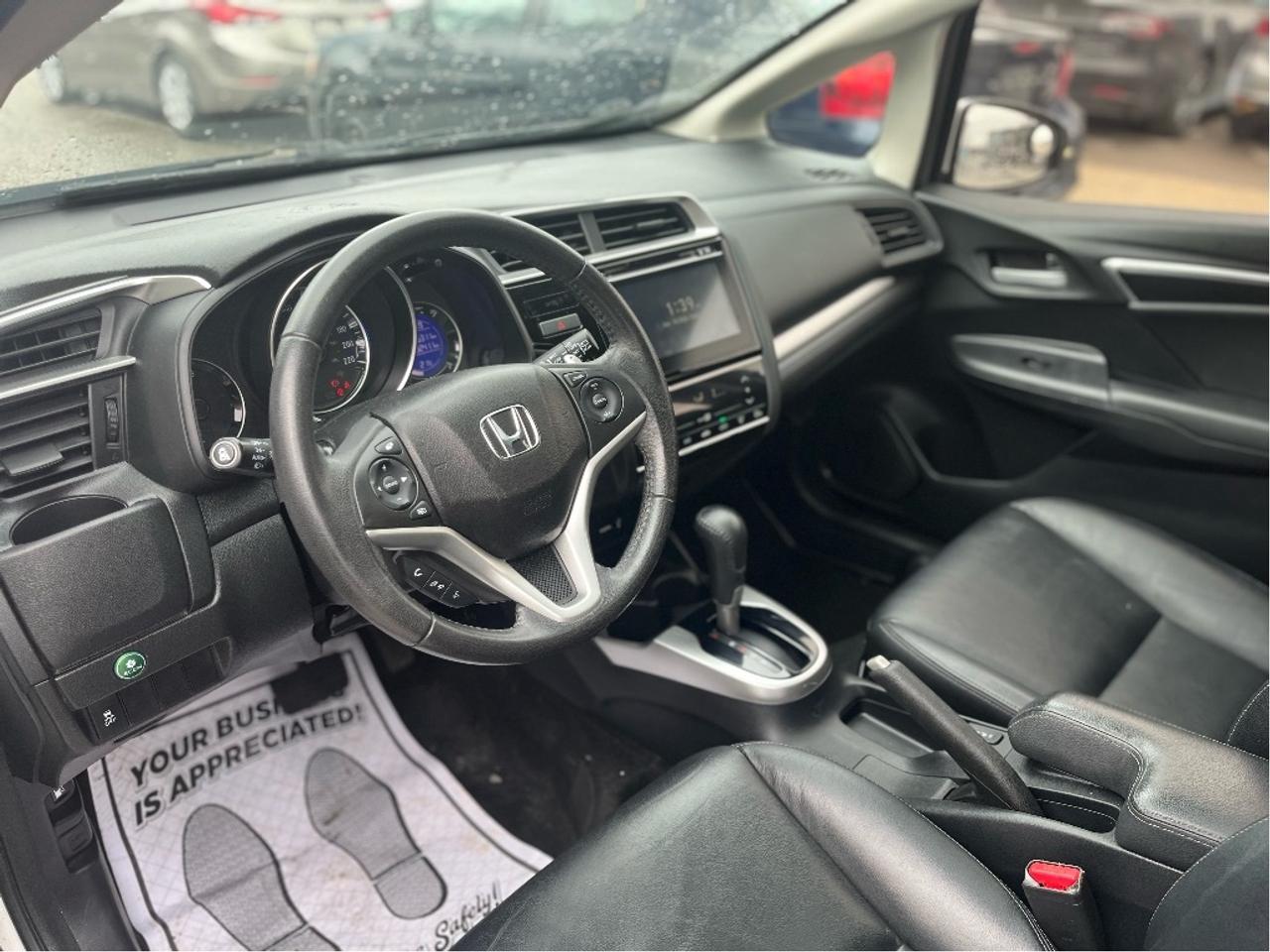 2017 Honda Fit EXL LEATHER CERTIFIED Photo