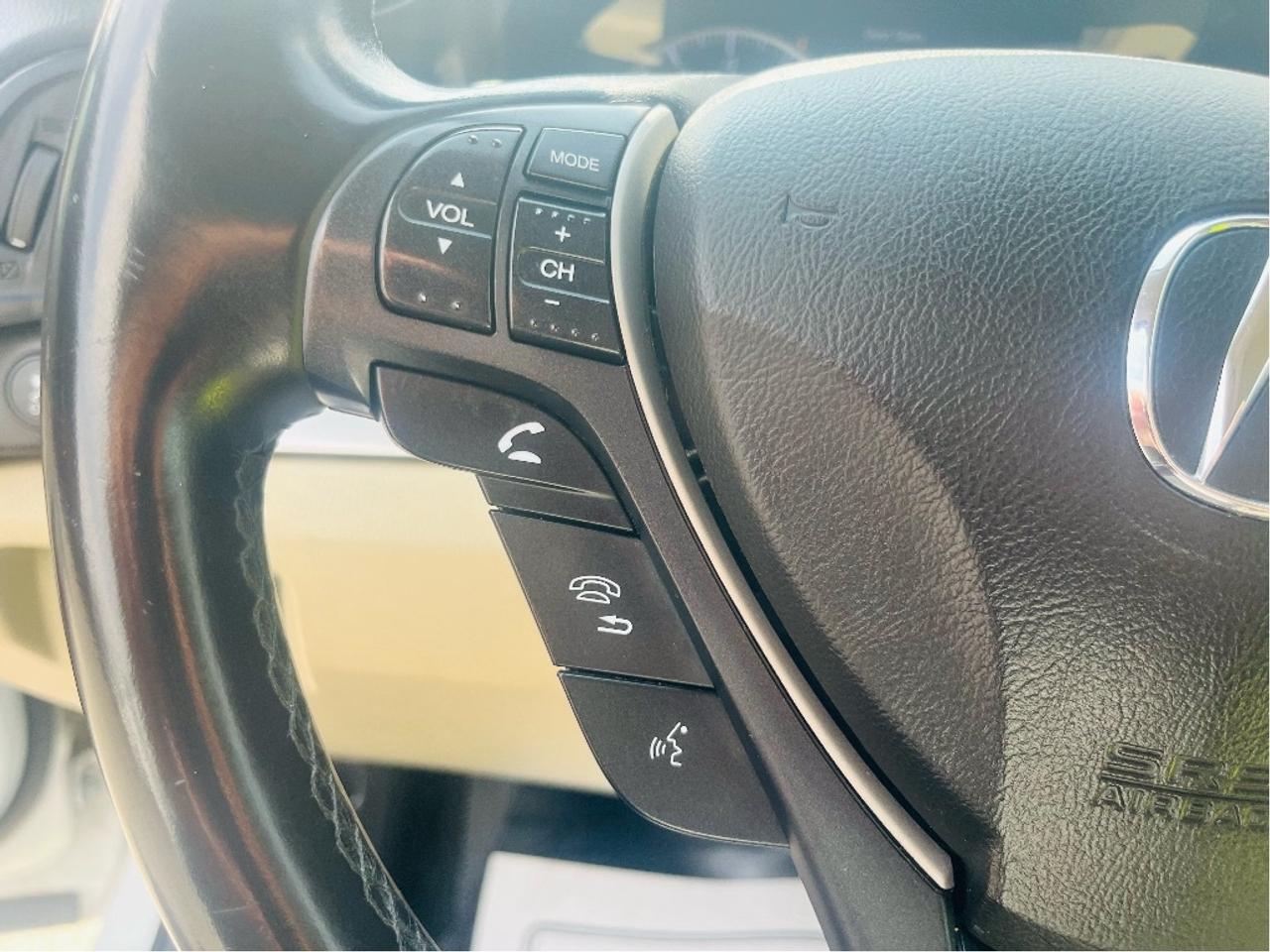 2017 Acura ILX PREMIUM BLINDSPOT CERTIFIED Photo