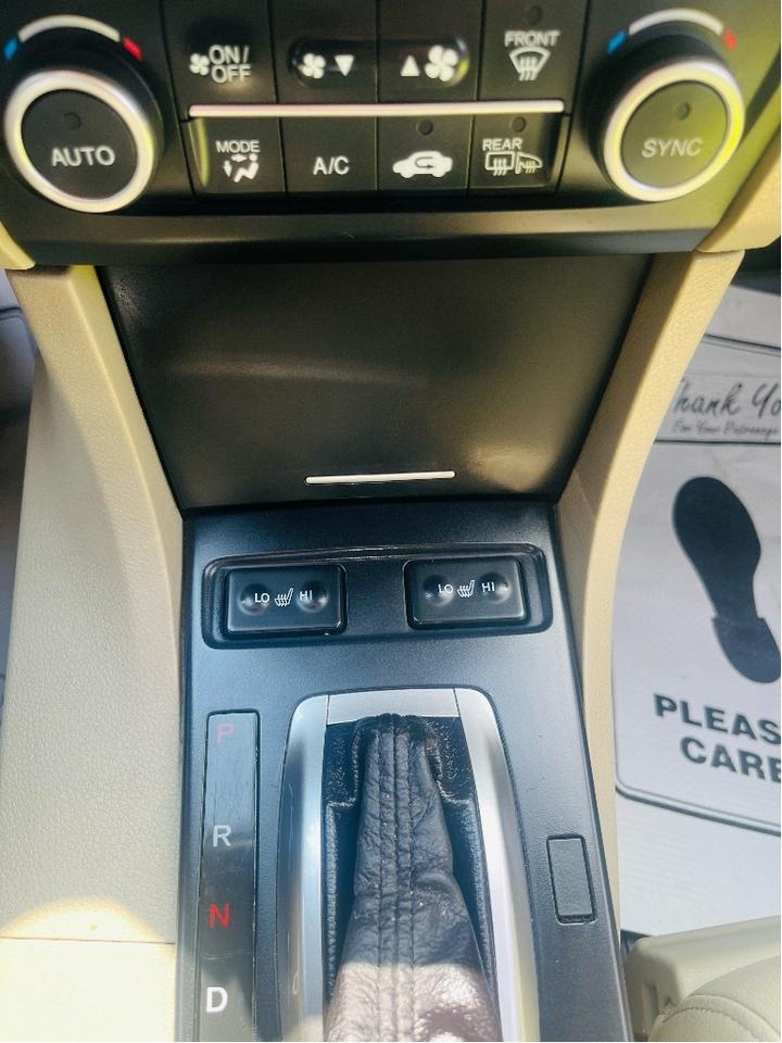 2017 Acura ILX PREMIUM BLINDSPOT CERTIFIED Photo