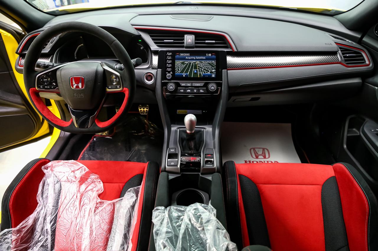 2021 Honda Civic Type R LIMITED EDITION 1 OF 1020 306HP MANUAL LOADED NEW Photo