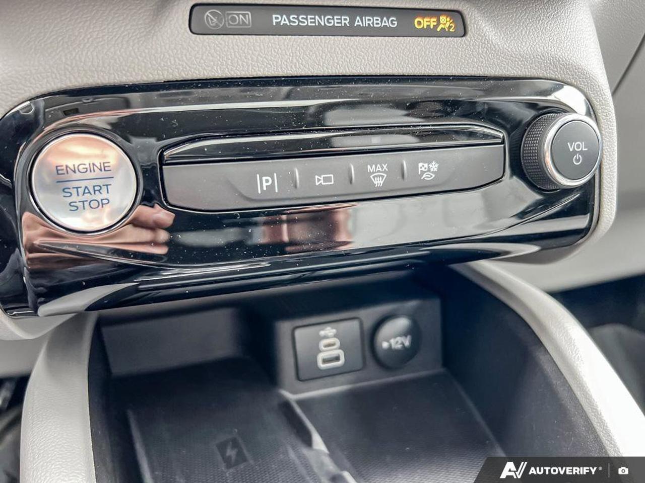 2025 Ford Escape PHEV   DEMO   HTD STEER WHEEL   FWD Photo