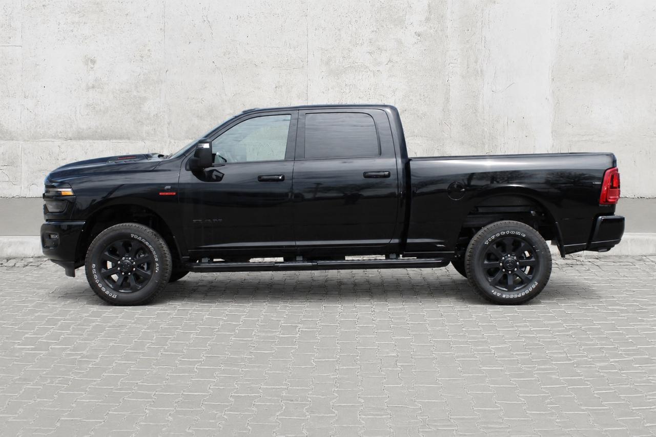 2025 RAM 2500 Laramie Crew Cab Night Edition 4x4  Gps SiriusXM B Photo2