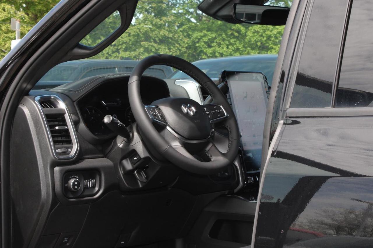 2025 RAM 2500 Laramie Crew Cab Night Edition 4x4  Gps SiriusXM B Photo