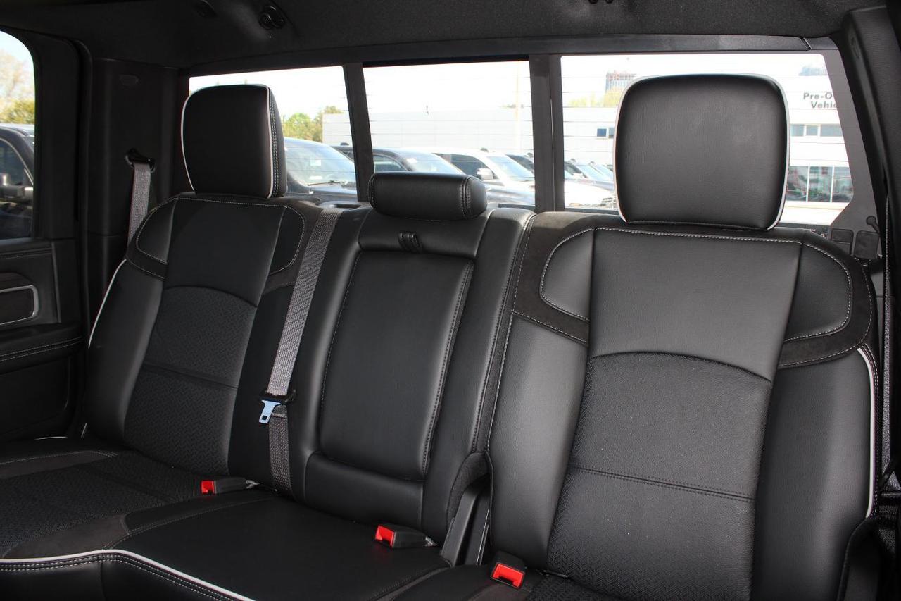 2025 RAM 2500 Laramie Crew Cab Night Edition 4x4  Gps SiriusXM B Photo